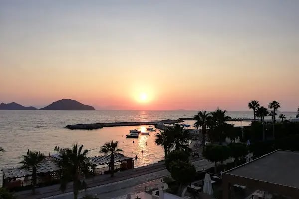 Turiya Hotel - Resim 10