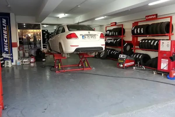 Öztürk kardeşler lastik jant akü satış tamir yol yardım hizmetleri satılmış usta - Resim 7
