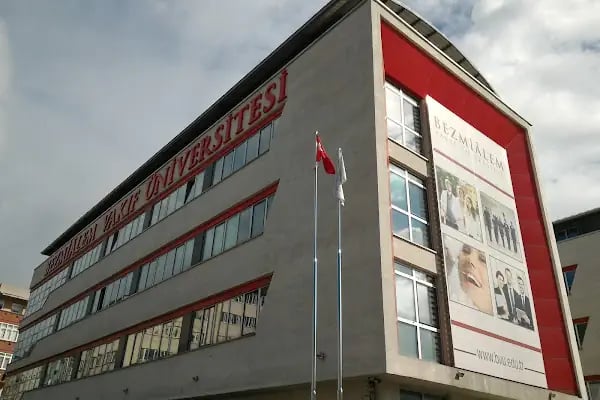Bezmiâlem Vakıf Üniversitesi Sultangazi İlhan Varank Yerleşkesi - Resim 16