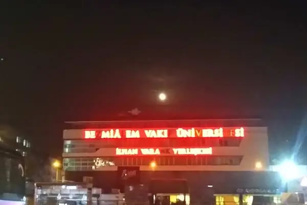 Bezmiâlem Vakıf Üniversitesi Sultangazi İlhan Varank Yerleşkesi - Resim 11