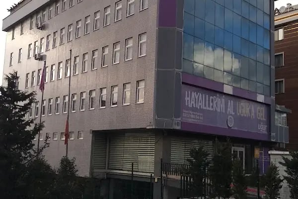 Uğur Okulları Bağcılar Anadolu Lisesi - Resim 2