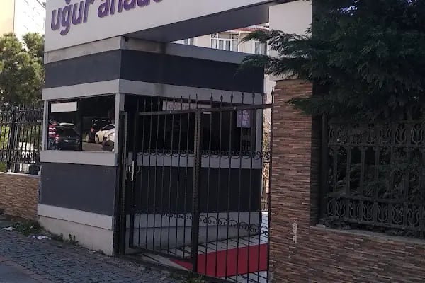Uğur Okulları Bağcılar Anadolu Lisesi - Resim 3