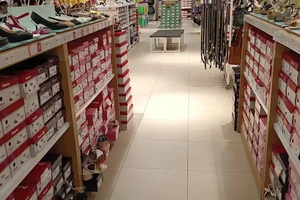 FLO Kocaeli 41 Burda AVM Mağazası - Resim 5