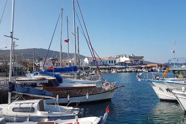 Urla Yat Limanı - Resim 1