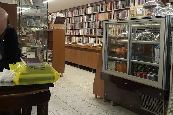 Yakın Kitabevi - Resim 17