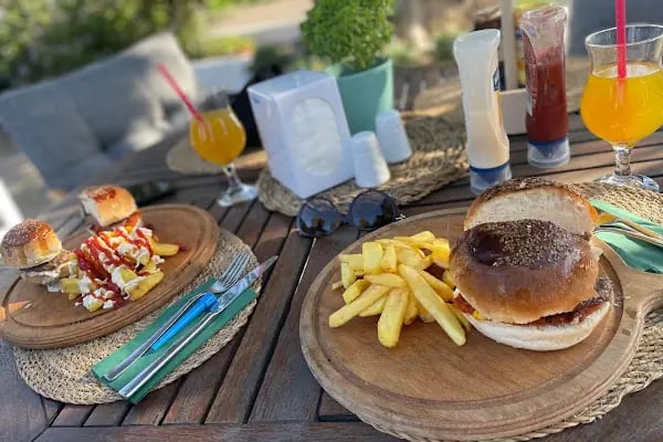 Corner Cafe - Resim 5