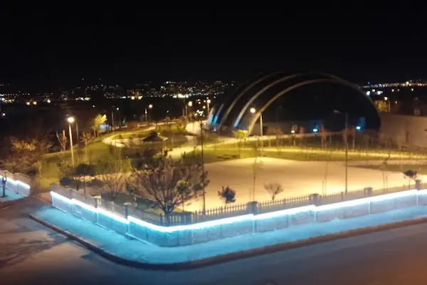 Başiskele Belediyesi Yeniköy Yarı Olimpik Kapalı Yüzme Havuzu - Resim 7