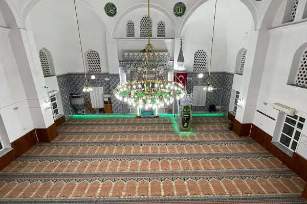Fındıklı Cami - Resim 11