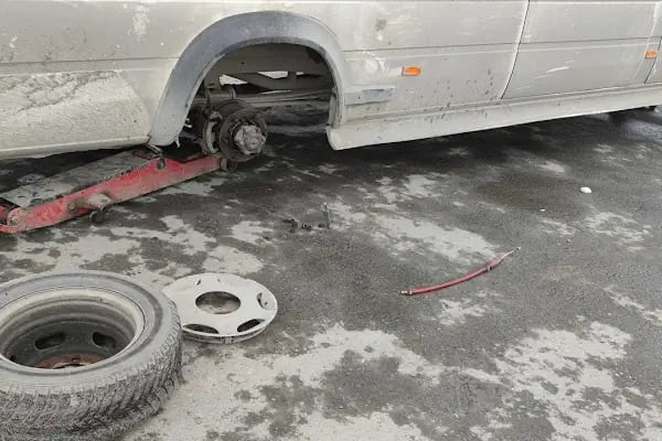 BOLLUCA OTO LASTİK YOL YARDIM - Resim 12