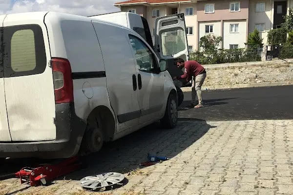 BOLLUCA OTO LASTİK YOL YARDIM - Resim 4