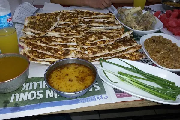 Dostlar Lahmacun - Resim 3