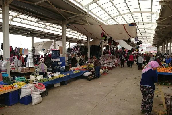 Mumcular Kapalı Pazaryeri - Resim 4