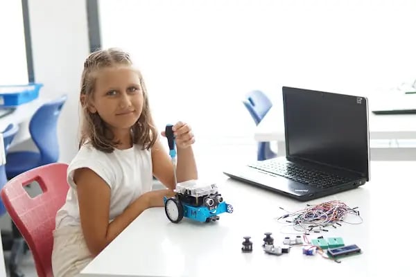 Özel Aliağa Robotik Kodlama Kişisel Gelişim Kursu - Resim 10