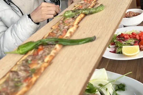 Emrah Usta Etli Pide - Resim 5