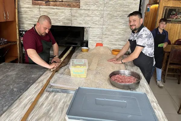 Emrah Usta Etli Pide - Resim 20