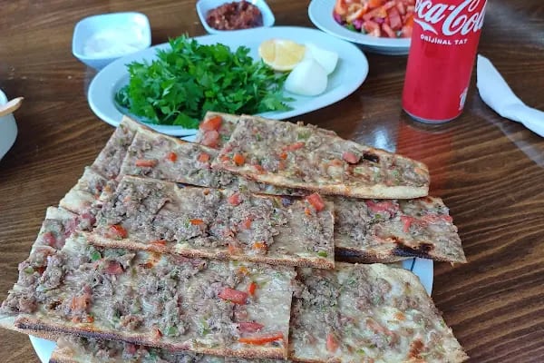 Emrah Usta Etli Pide - Resim 8