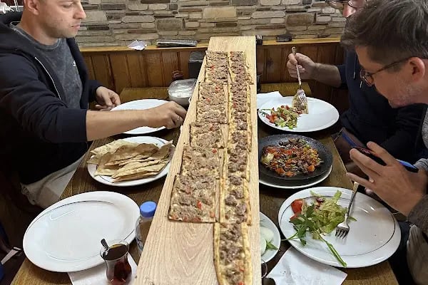 Emrah Usta Etli Pide - Resim 7