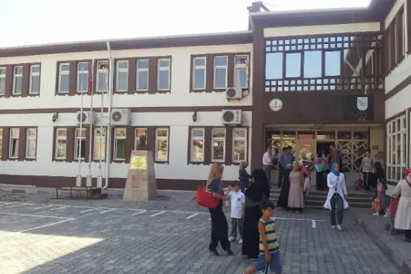 İshakpaşa İlkokulu - Resim 2