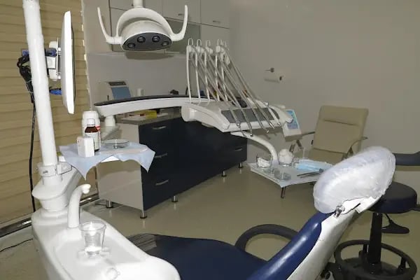 İzmir, Konak Deva Ağız ve Diş Sağlığı Polikinliği & Kliniği - Diş Hekimi, İmplant Diş, Kozmetik Diş, Ortodontist - Resim 16