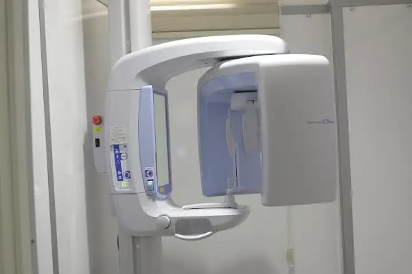 İzmir, Konak Deva Ağız ve Diş Sağlığı Polikinliği & Kliniği - Diş Hekimi, İmplant Diş, Kozmetik Diş, Ortodontist - Resim 6