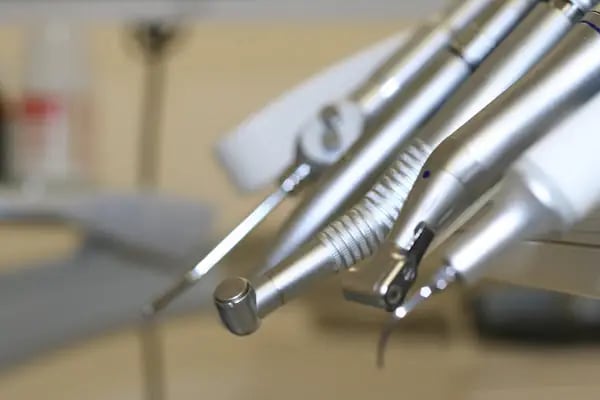 İzmir, Konak Deva Ağız ve Diş Sağlığı Polikinliği & Kliniği - Diş Hekimi, İmplant Diş, Kozmetik Diş, Ortodontist - Resim 8
