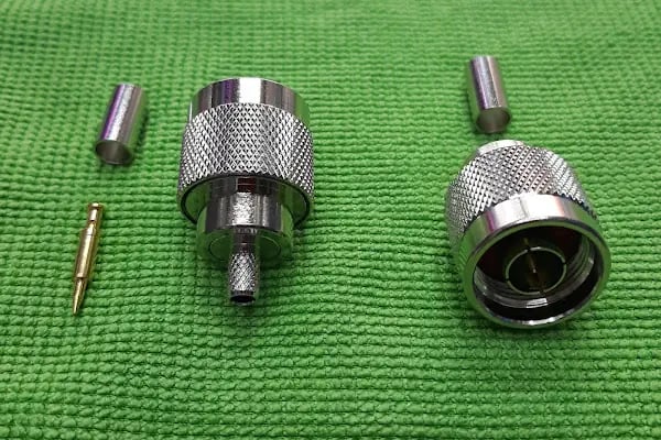 Medtronic beyin pili ıcf-P26 SONY El radyosu AT89C52-VOLTAJ REGÜLATÖRÜ BFT BARYER KUMANDASI. Meanwell güçkaynakları - Resim 2
