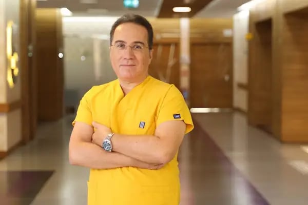 İzmir Estetik Cerrahi Kliniği Dr. Tolgahan Alpaydın | Meme Büyütme | Burun Estetiği | Liposuction | - Resim 8