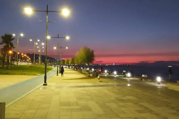 Karantina Tramvay Durağı - Resim 11