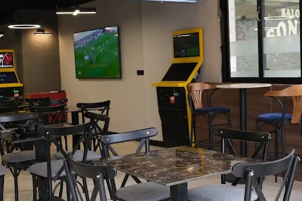 Poseidon Sports Bar - Resim 12