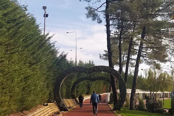 Şehit Binbaşı Ömer Aktuğ Parkı - Resim 11