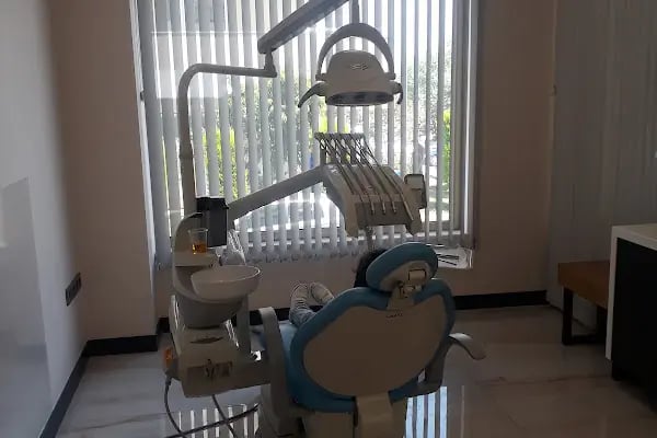 Özel Beyaz İnci Adalet Ağız ve Diş Sağlığı Polikliniği - Resim 7