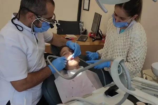 Özel Beyaz İnci Adalet Ağız ve Diş Sağlığı Polikliniği - Resim 11