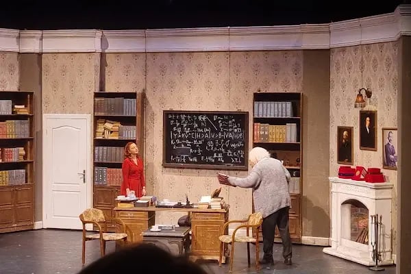 İzmir Devlet Tiyatrosu Karşıyaka Ragıp Haykır Sahnesi - Resim 12
