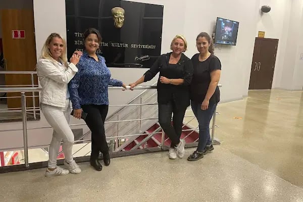 İzmir Devlet Tiyatrosu Karşıyaka Ragıp Haykır Sahnesi - Resim 11