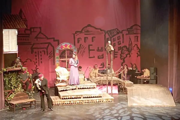 İzmir Devlet Tiyatrosu Karşıyaka Ragıp Haykır Sahnesi - Resim 19