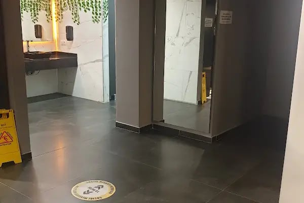 Tom's Gym Fitness Center - Resim 19