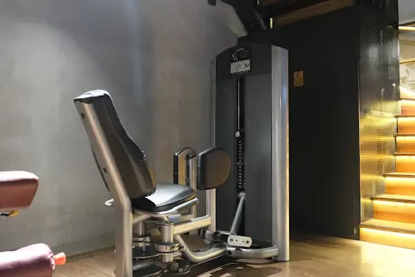 Tom's Gym Fitness Center - Resim 3