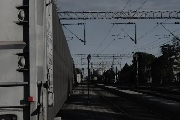 İspartakule Tren İstasyonu - Resim 15