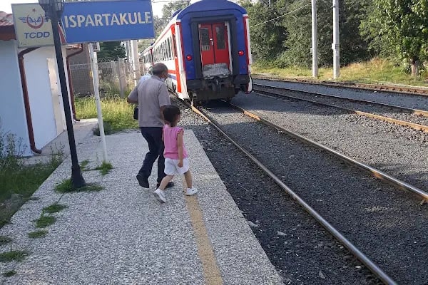 İspartakule Tren İstasyonu - Resim 11