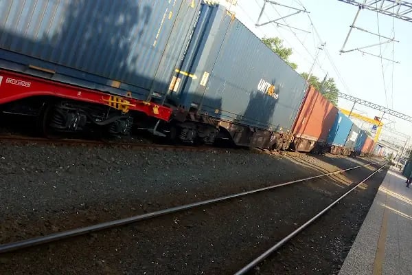İspartakule Tren İstasyonu - Resim 20