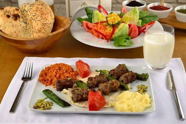 Kılıçoğlu Pasta Cafe &amp; Baklava Fırını - Resim 5