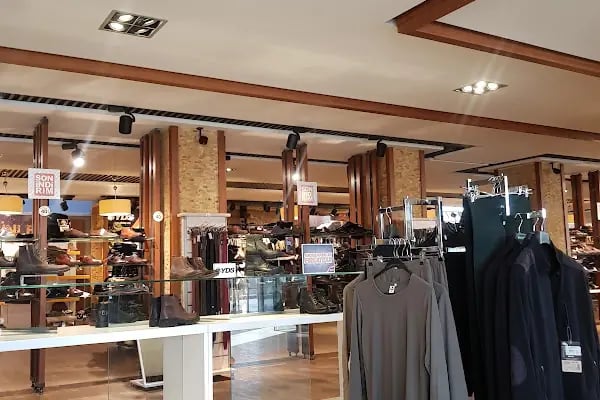 YDS Fabrika Satış Mağazası - Resim 17