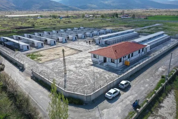 Akşehir Belediyesi Sahipsiz Hayvan Bakımevi ve Rehabilitasyon Merkezi - Resim 13