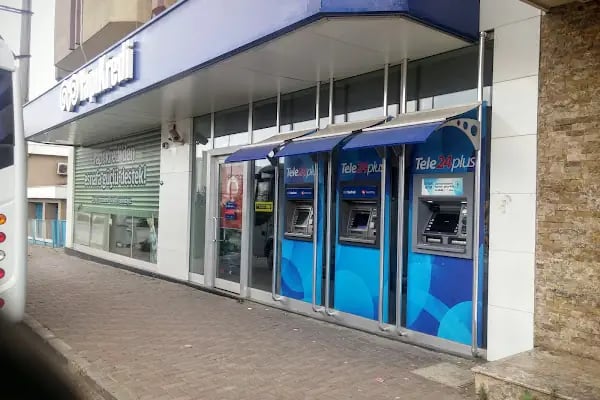Yapı Kredi - Karabağlar Şubesi - Resim 3