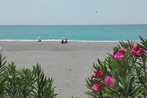 Tosmur. Beach. - Resim 17