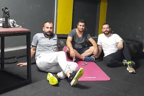 EMRE FİT CLUB SPOR SALONU - Resim 7