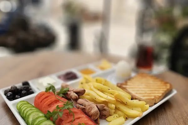 Müzeyyen Cafe - Resim 3
