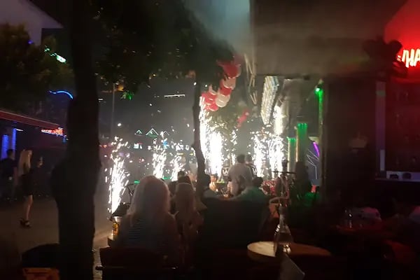 Las Vegas Cafe &amp; Bar - Resim 9
