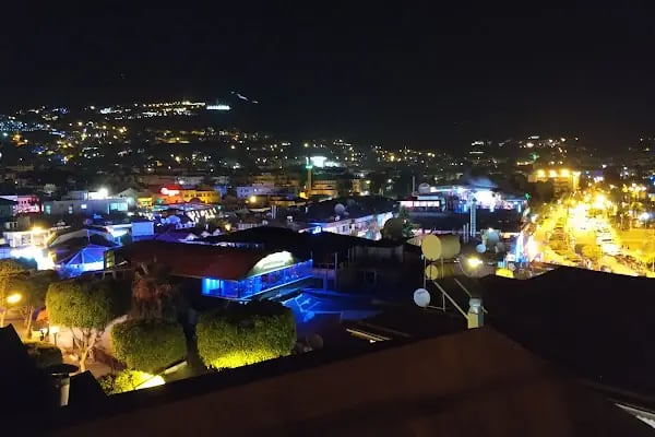 Las Vegas Cafe &amp; Bar - Resim 6