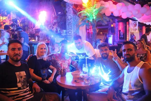 Las Vegas Cafe &amp; Bar - Resim 20